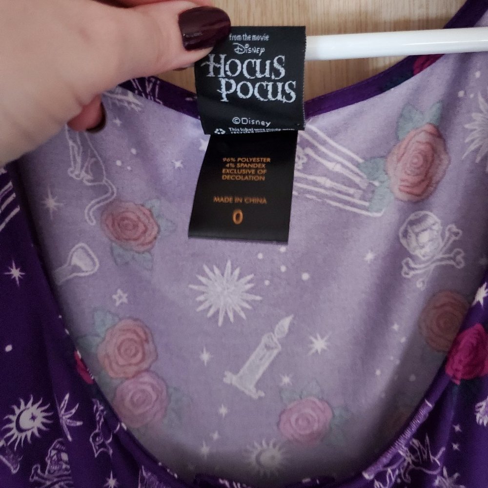 Hot Topic Her Universe Disney Hocus Pocus Icons Lace-Up Purple Dress Size 0 NWOT - Picture 7 of 8